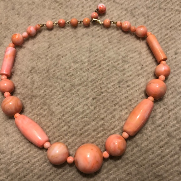 Vintage necklace peach pink HONG KONG - Picture 2 of 6
